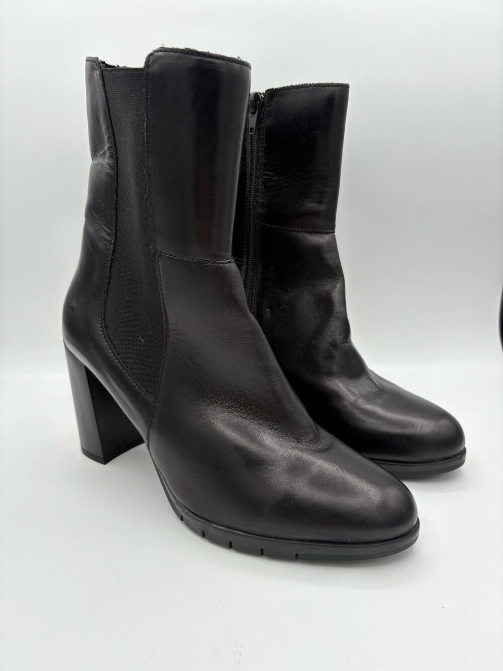 NWOT Rizzoli Romanian Black Leather Block Heel Ankle Boots Size 9